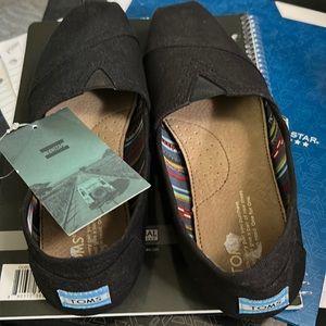 Brand new Toms All black